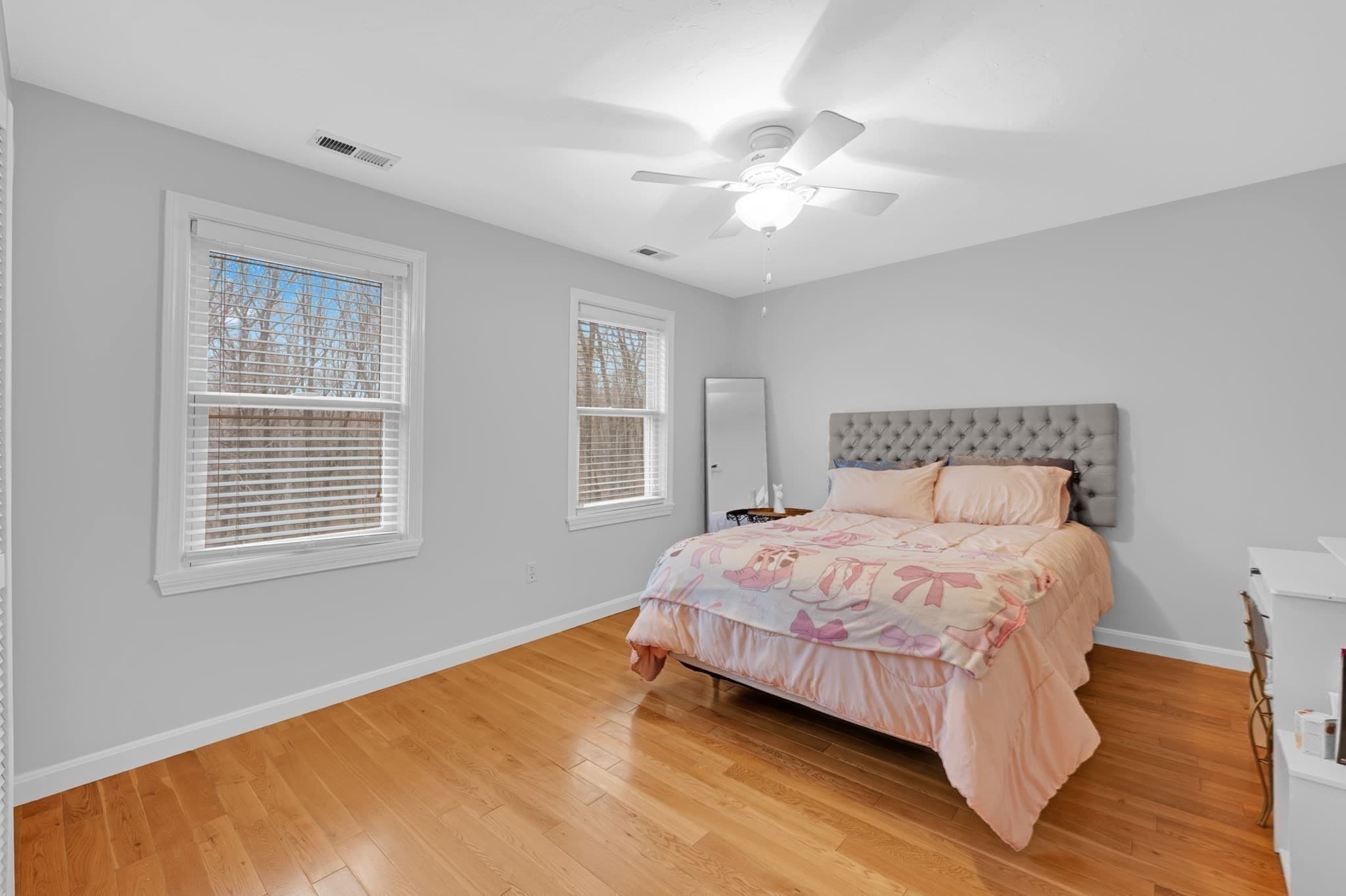 Single Family Residence at 32 Sibley Rd, Sutton MA 01590, photo 12 of 28