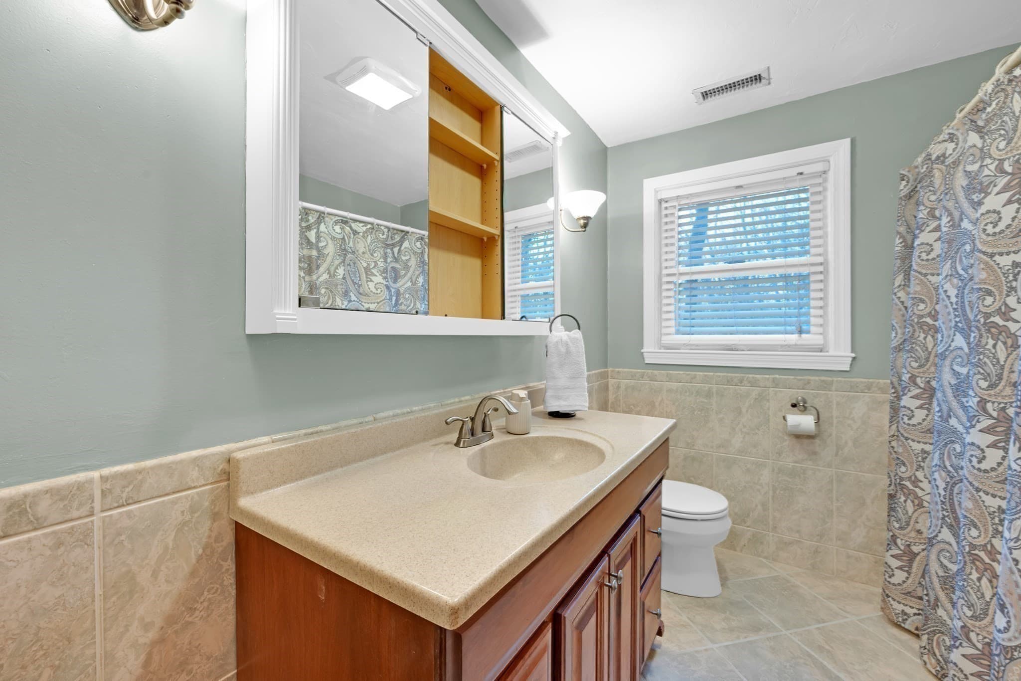 Single Family Residence at 32 Sibley Rd, Sutton MA 01590, photo 15 of 28