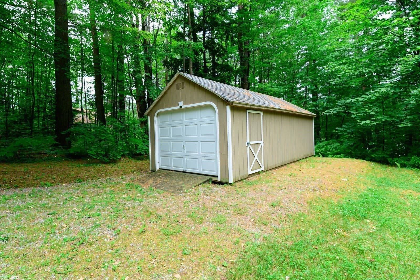 Single Family Residence at 303 Lakeshore, Sandisfield MA 01255, photo 5 of 28