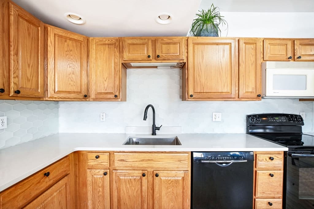 Condominium at 16 Lt Hauser Lane # 3, Falmouth MA 02540, Falmouth, photo 6 of 14