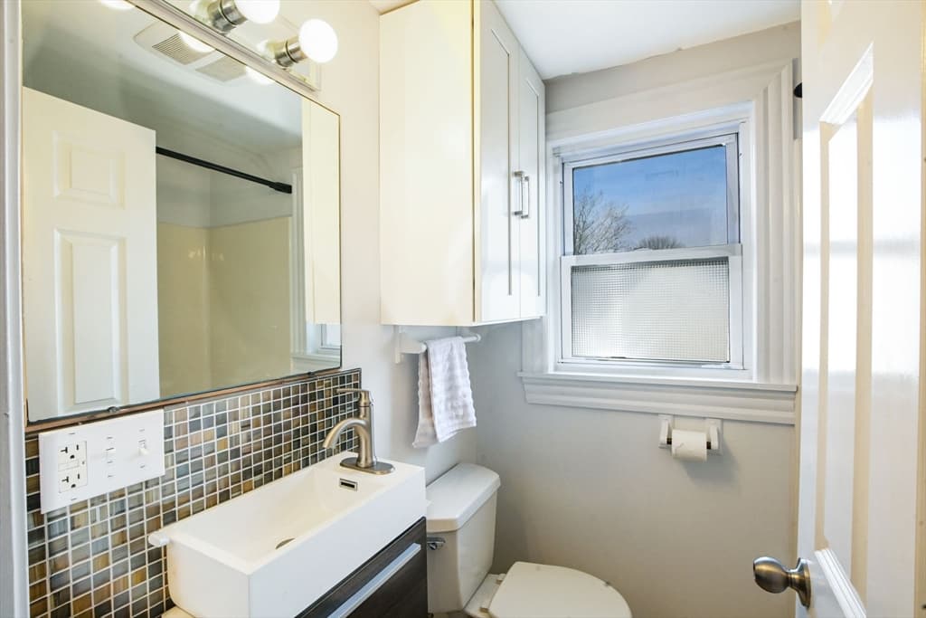 Condominium at 16 Lt Hauser Lane # 3, Falmouth MA 02540, Falmouth, photo 9 of 14