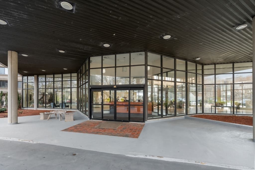 Condominium at 250 Hammond Pond Parkway # 604N, Newton MA 02467, Newton, photo 23 of 28