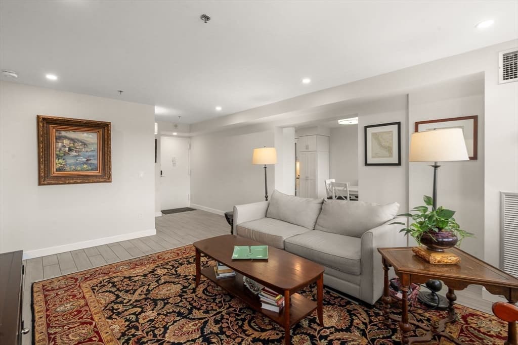 Condominium at 250 Hammond Pond Parkway # 604N, Newton MA 02467, Newton, photo 12 of 28