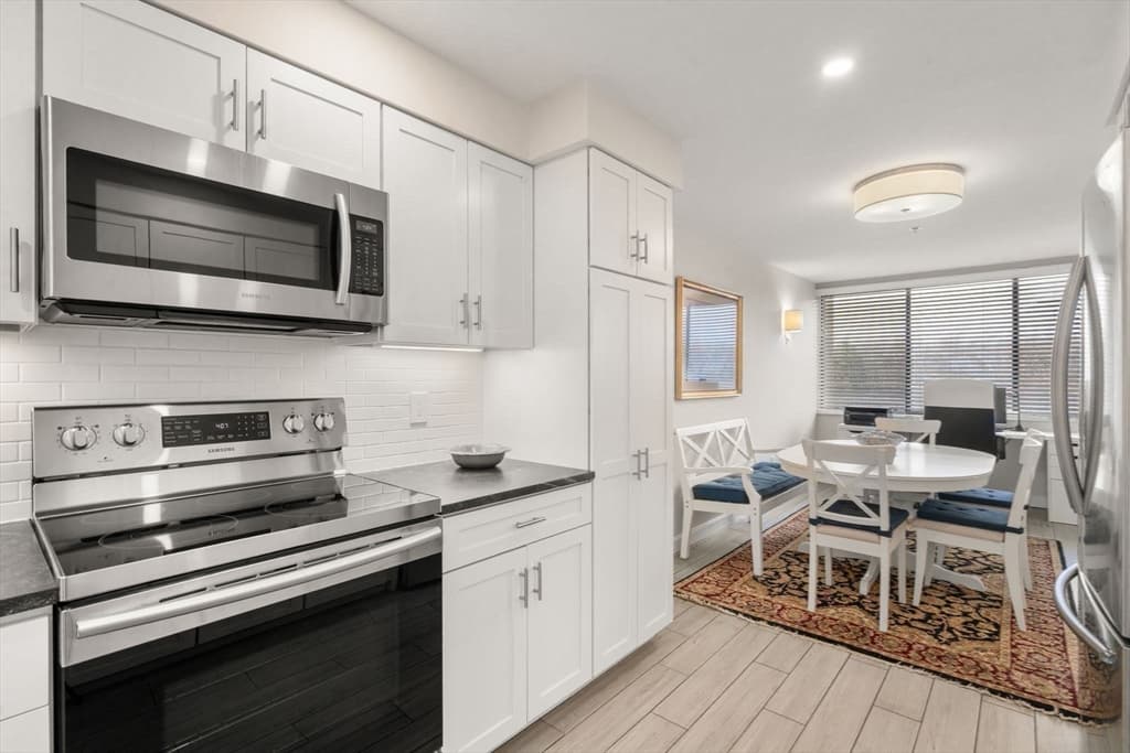 Condominium at 250 Hammond Pond Parkway # 604N, Newton MA 02467, Newton, photo 4 of 28