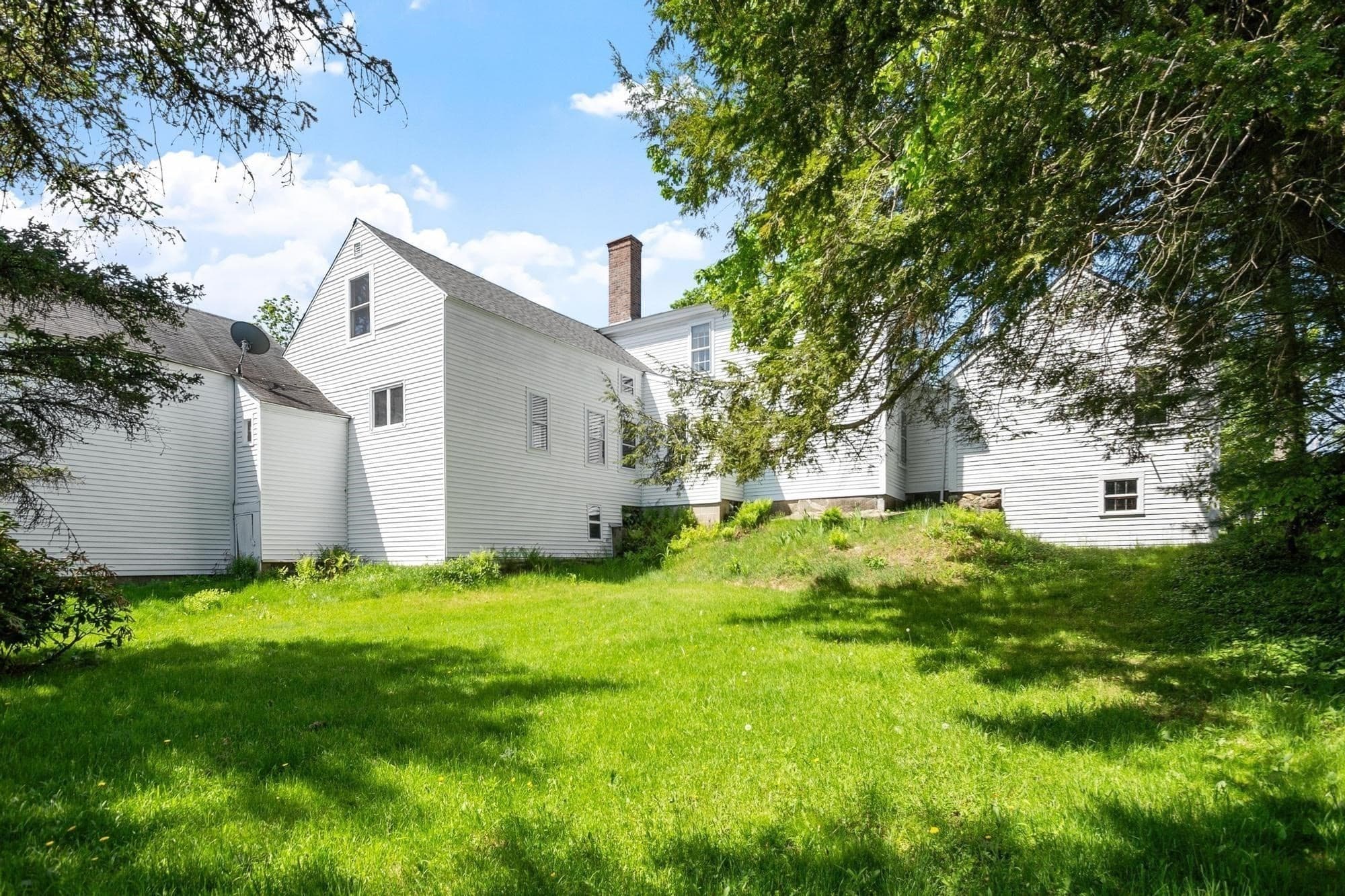 Single Family Residence at 12 On The Common, Royalston MA 01368, photo 5 of 42