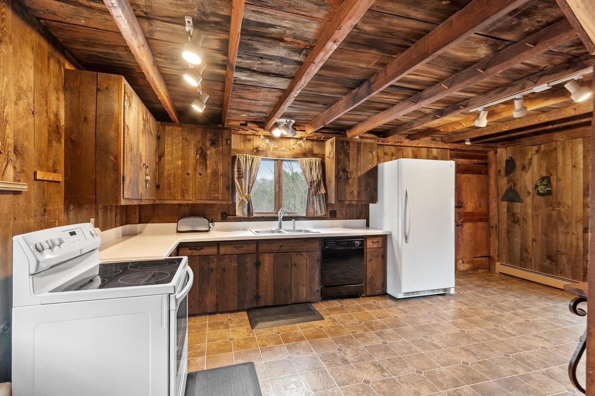 Single Family Residence at 12 On The Common, Royalston MA 01368, photo 20 of 42
