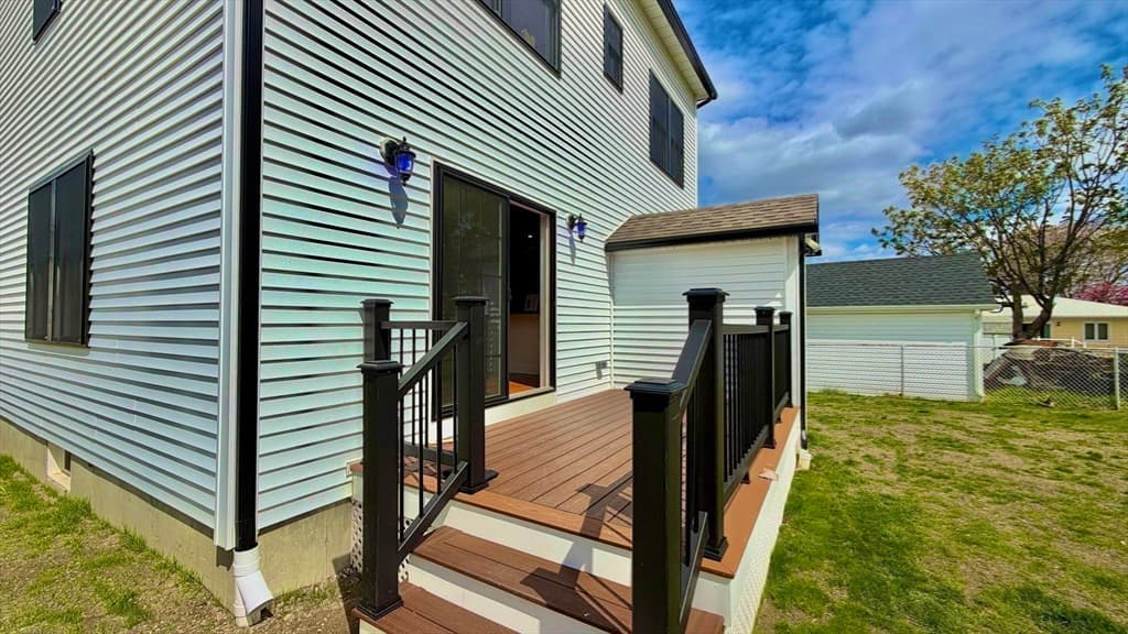 Single Family Residence at 310 King  St, Fall River MA 02724, photo 17 of 20