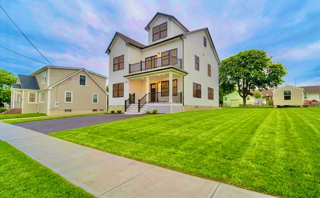 310 King St, Fall River MA 02724