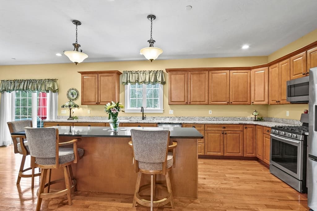 Single Family Residence at 7 Lefevre Drive, Kingston NH 03848, Kingston, photo 10 of 42