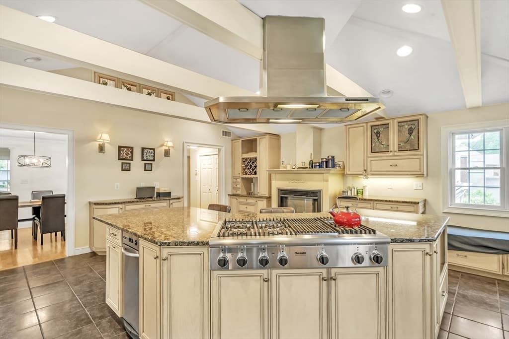 Single Family Residence at 10 Ballard Terrace, Lexington MA 02420, Lexington, photo 5 of 42