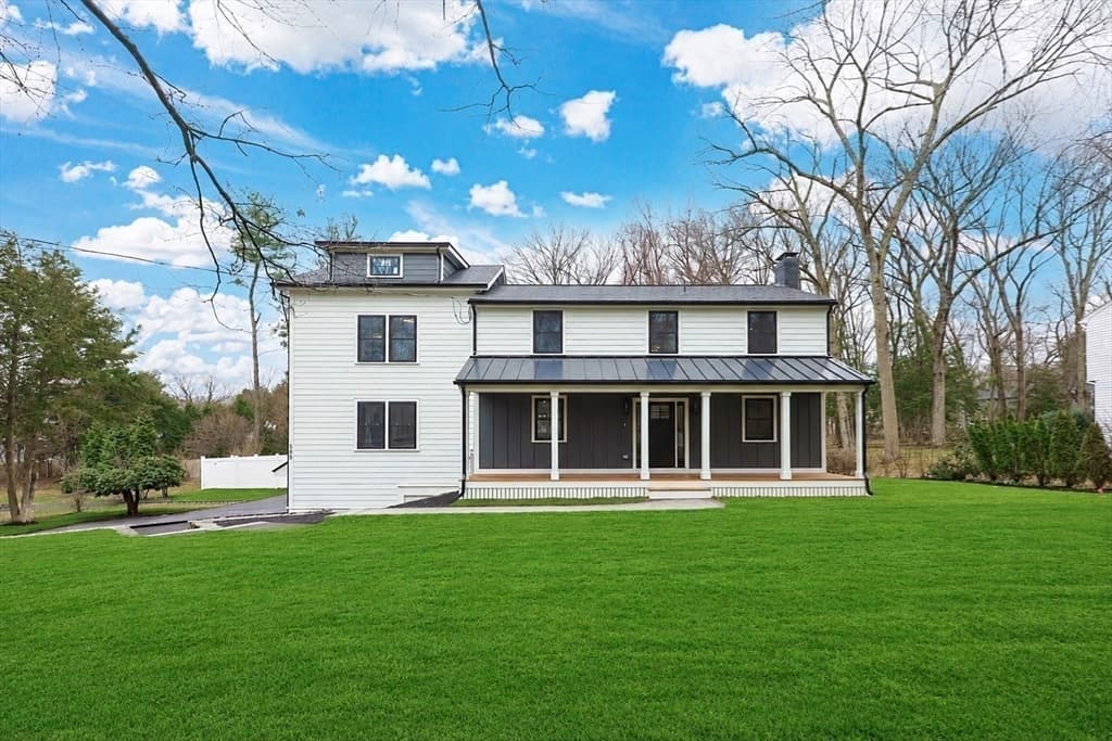 565 Elm St, Concord MA 01742 photo 3