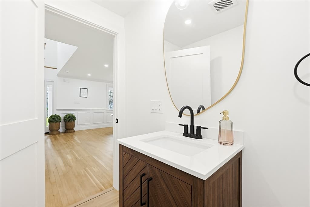 565 Elm St, Concord MA 01742 photo 31