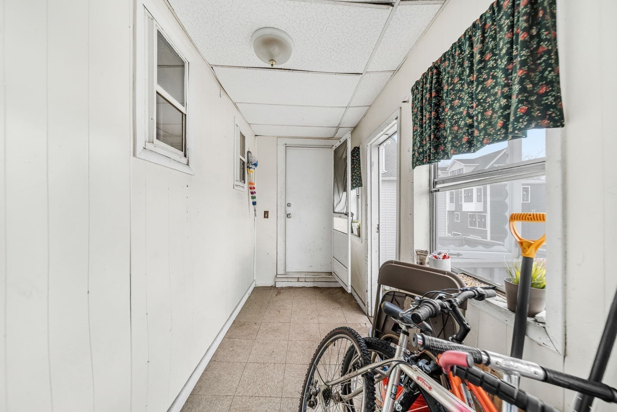 4 Family - 4 Units Up/Down at 20 Autumn St, Somerville MA 02145, photo 24 of 34