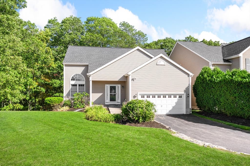 11 Aris Way # 11, Milford MA 01757
