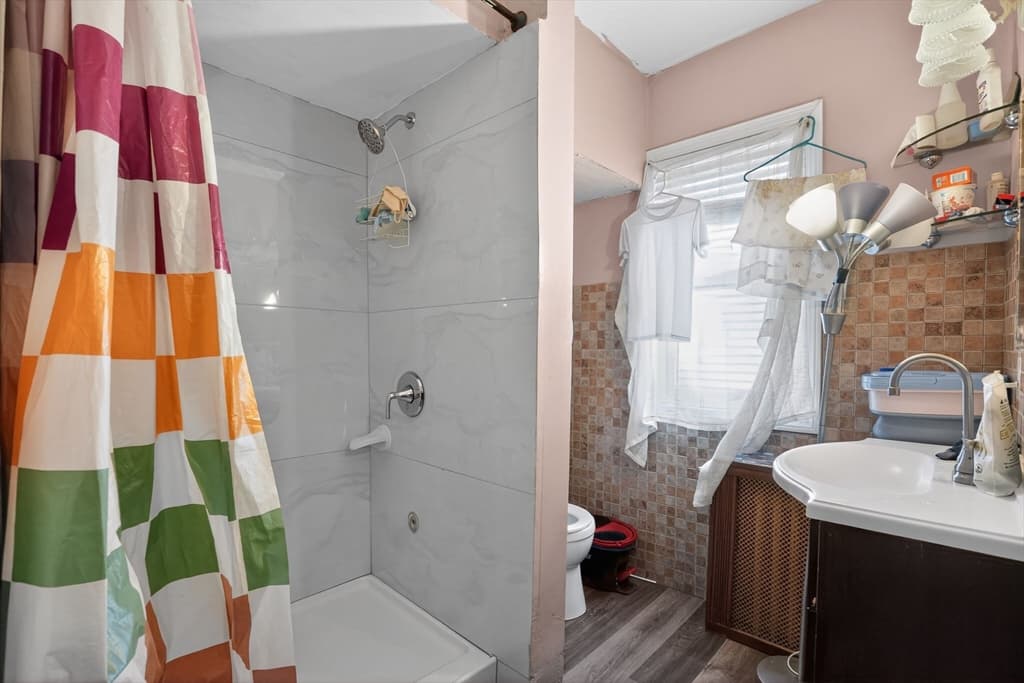 Single Family Residence at 20 Derne St, Everett MA 02149, Everett, photo 13 of 15