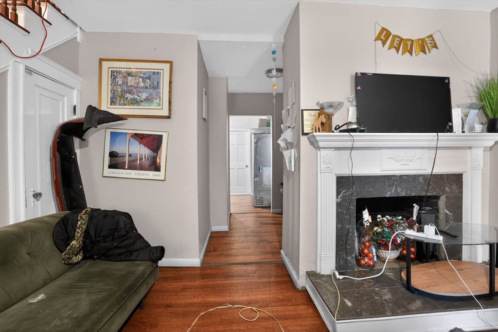 Single Family Residence at 20 Derne St, Everett MA 02149, Everett, photo 3 of 15