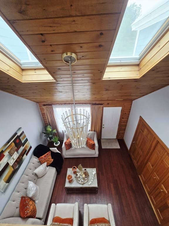 Single Family Residence at 20 Farm Pond Rd, Dracut MA 01826, photo 13 of 38