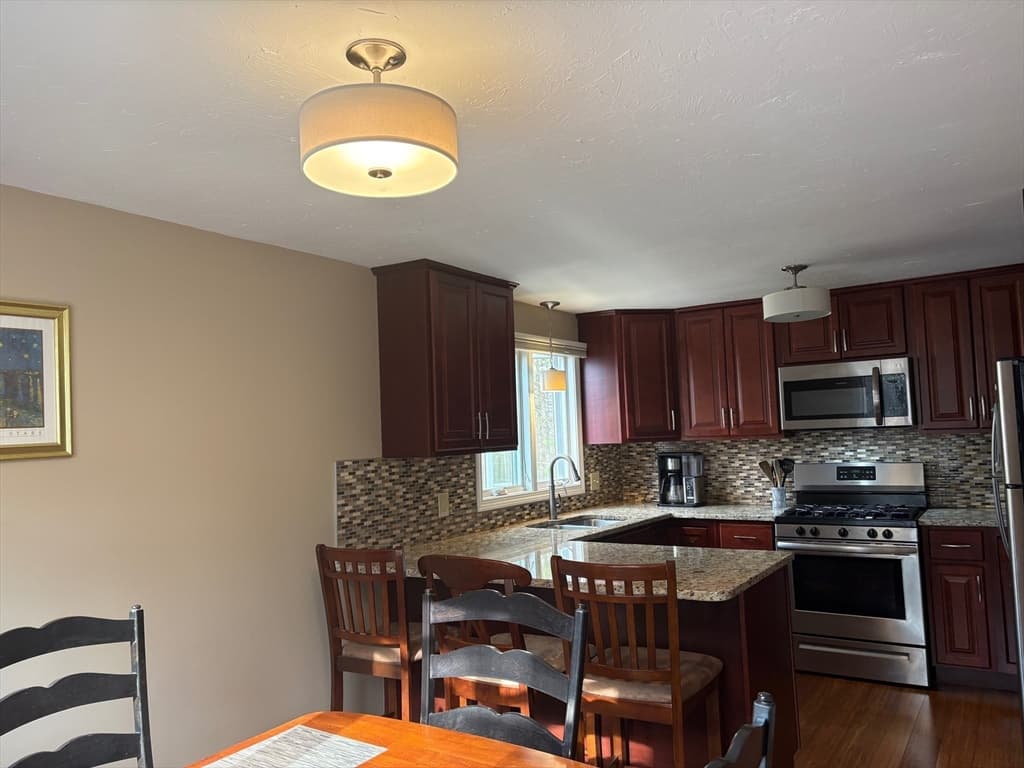 Condominium at 849 Boston Post Rd E # 5H, Marlborough MA 01752, Marlborough, photo 3 of 16