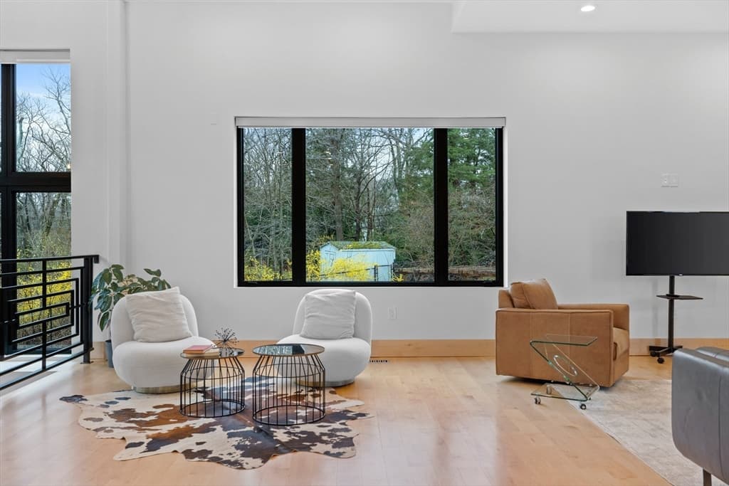 Single Family Residence at 71 Grove St, Brookline MA 02467, photo 9 of 42