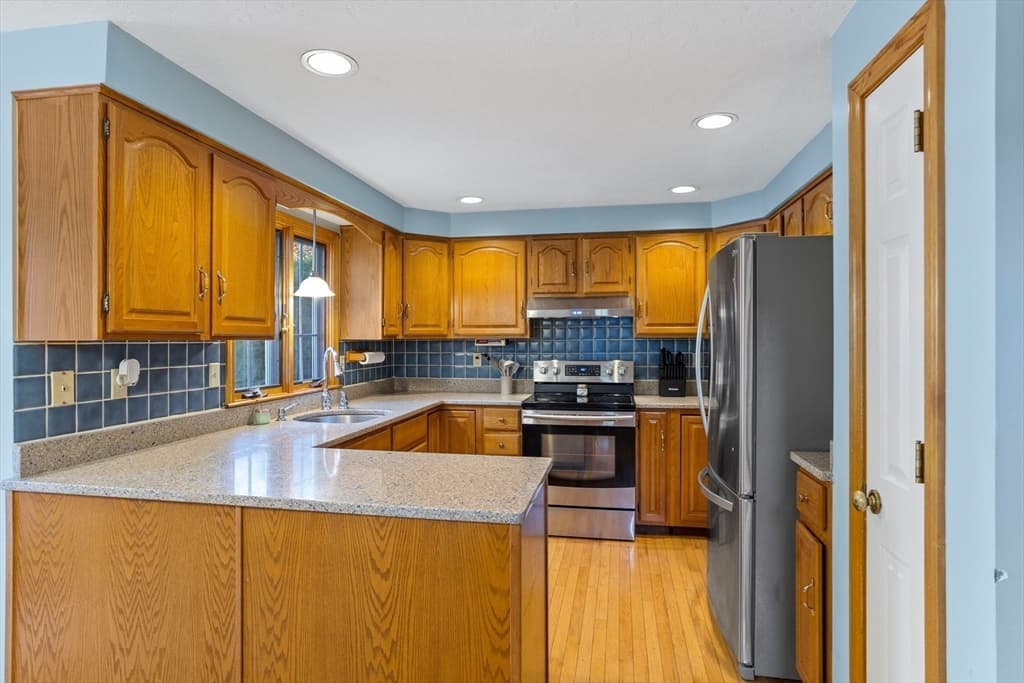 20 Country Farm Rd, East Bridgewater MA 02333 photo 6