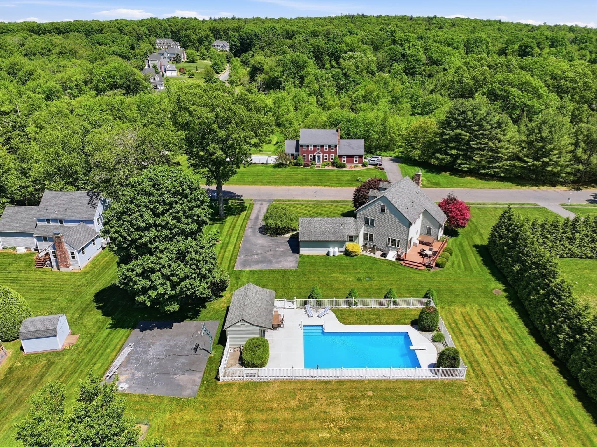 Single Family Residence at 17 Stoneybrook Rd, Grafton MA 01536, photo 32 of 33