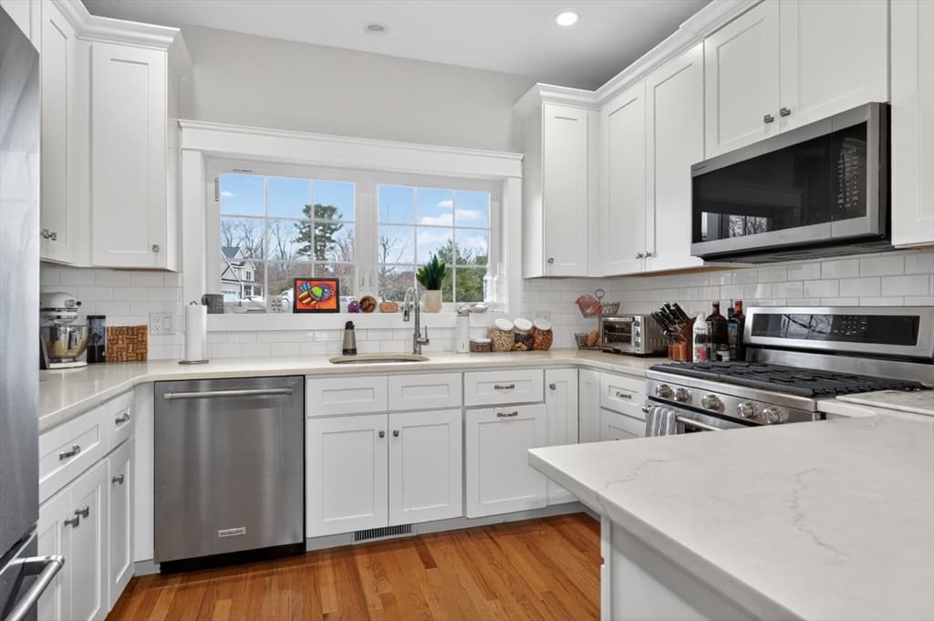 17 Stonebrook Ct, Southborough MA 01772 photo 9