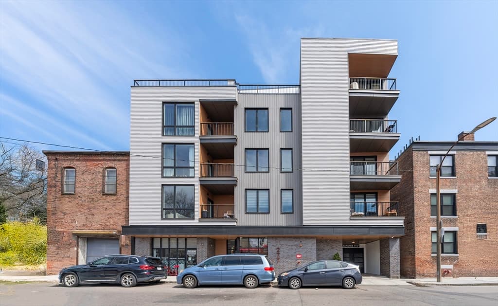 Condominium at 277 Border # 401A, Boston MA 02128, Boston, photo 2 of 15