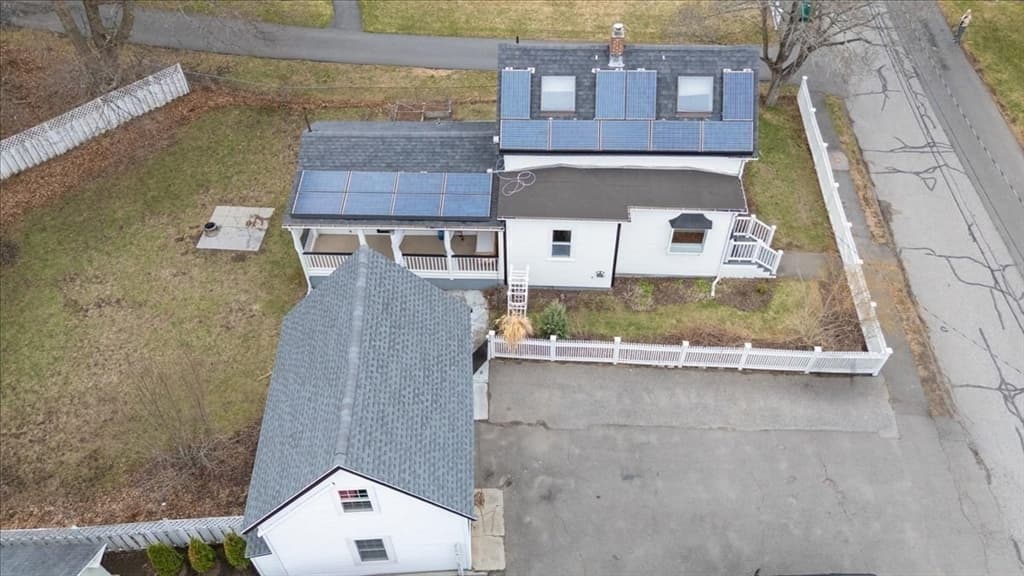 Single Family Residence at 18 Sherman Pl, Woburn MA 01801, Woburn, photo 6 of 40