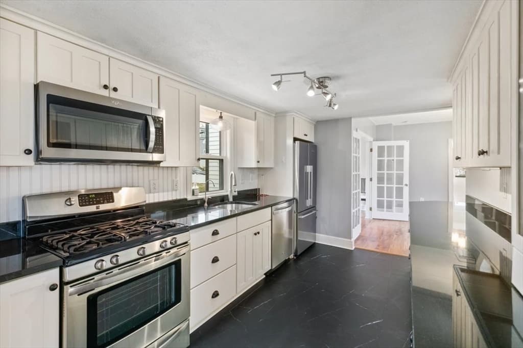 Single Family Residence at 18 Sherman Pl, Woburn MA 01801, Woburn, photo 9 of 40