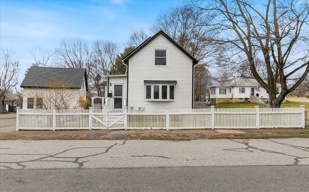 Single Family Residence at 18 Sherman Pl, Woburn MA 01801, Woburn, photo 38 of 40