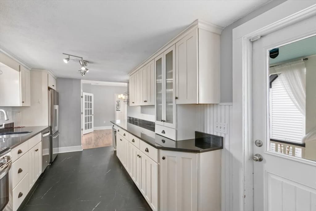 Single Family Residence at 18 Sherman Pl, Woburn MA 01801, Woburn, photo 8 of 40