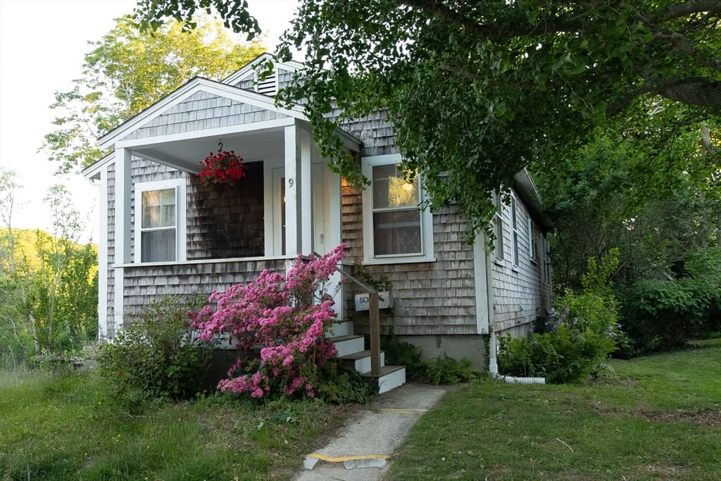 Single Family Residence at 9 Cricket Ln, Falmouth MA 02543, photo 2 of 20
