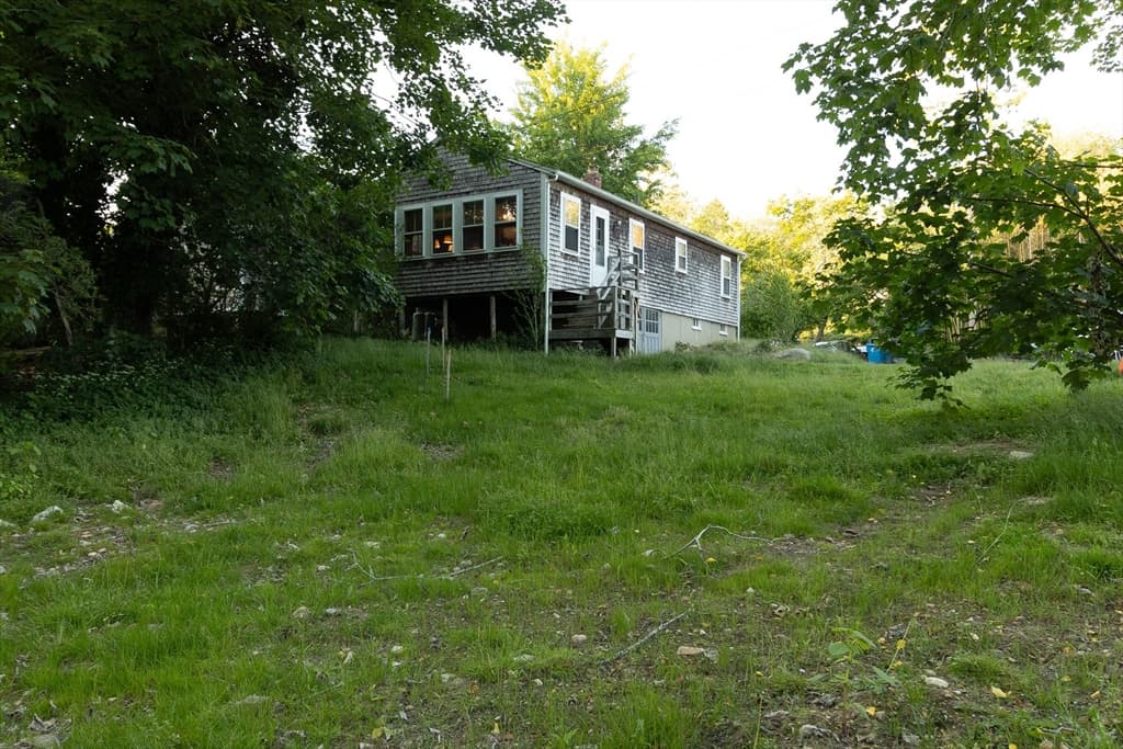 Single Family Residence at 9 Cricket Ln, Falmouth MA 02543, photo 6 of 20