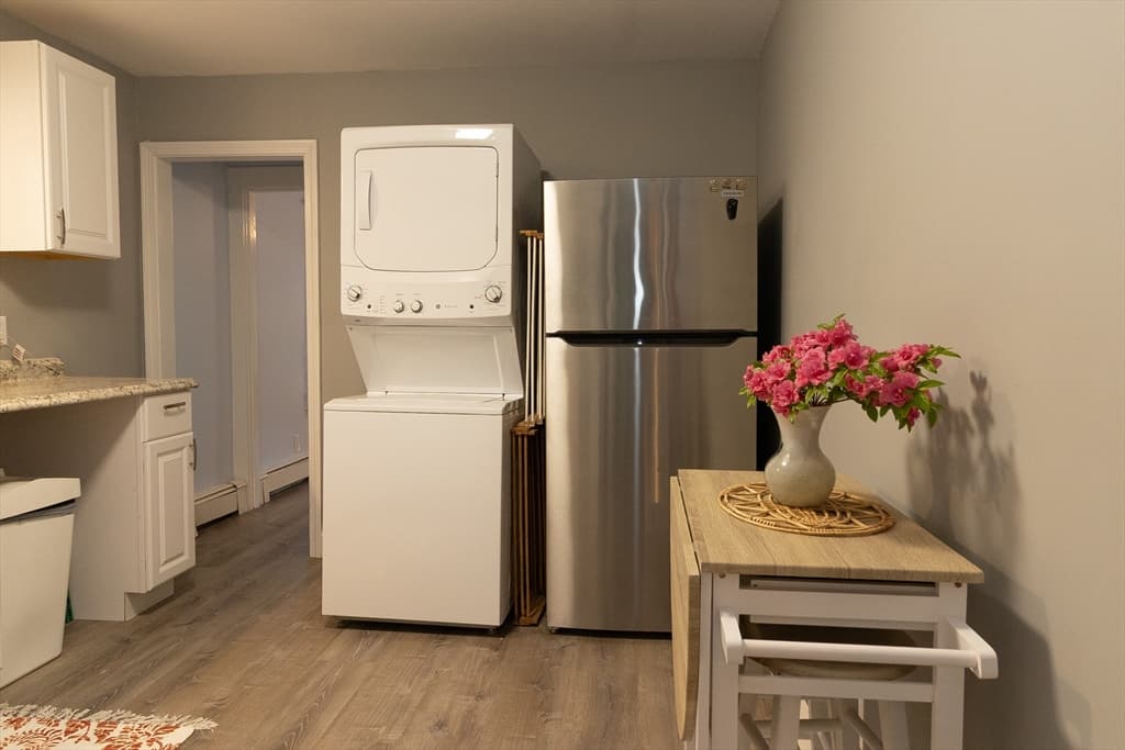 Single Family Residence at 9 Cricket Ln, Falmouth MA 02543, photo 13 of 20