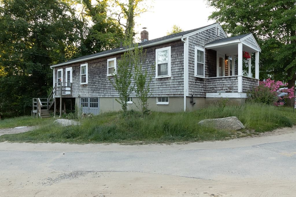 Single Family Residence at 9 Cricket Ln, Falmouth MA 02543, photo 5 of 20