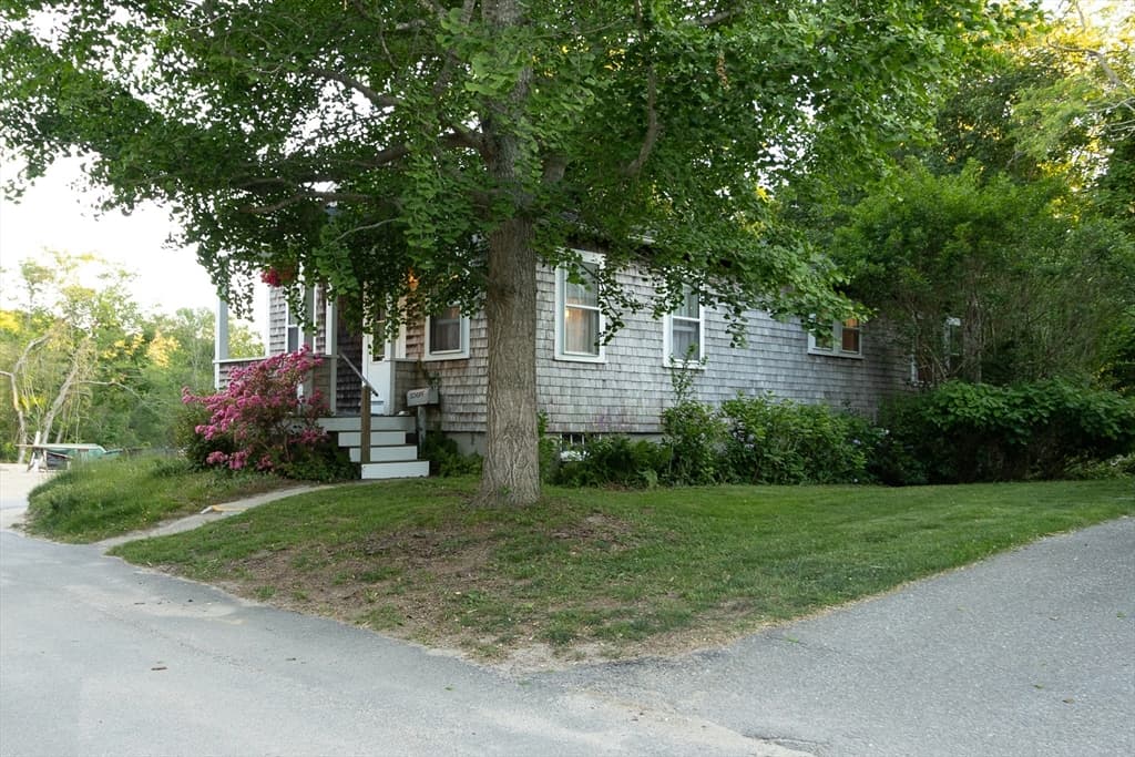 Single Family Residence at 9 Cricket Ln, Falmouth MA 02543, photo 9 of 20