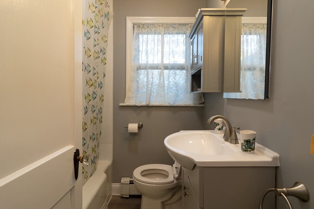 Single Family Residence at 9 Cricket Ln, Falmouth MA 02543, photo 11 of 20