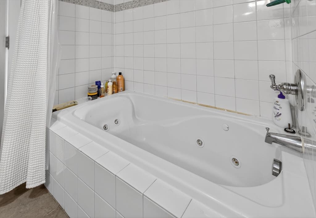 Condominium at 2 Boylston # 1, Boston MA 02130, photo 9 of 20