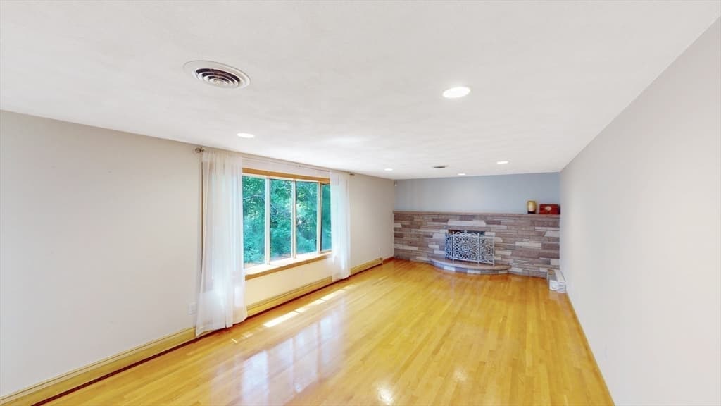 Single Family Residence at 22 Starview Dr, Sudbury MA 01776, photo 13 of 40
