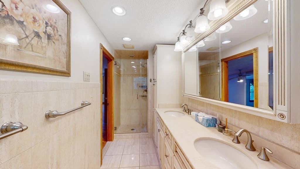 Single Family Residence at 22 Starview Dr, Sudbury MA 01776, photo 11 of 40