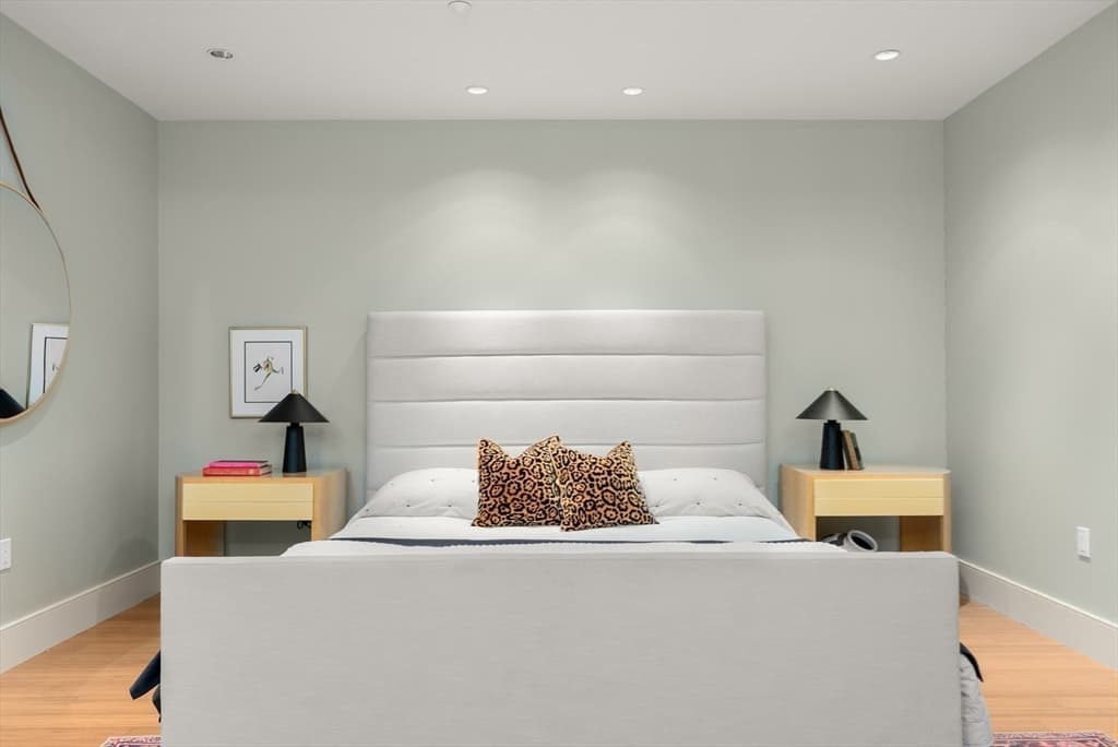 Condominium at 1313 Washington St # 330, Boston MA 02118, photo 11 of 37
