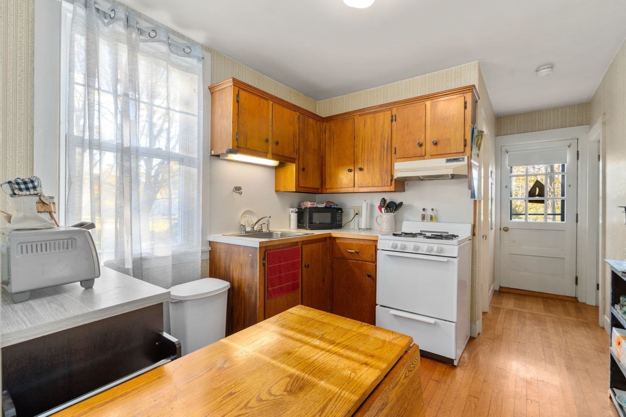 2 Family - 2 Units Side by Side at 83 Fairhaven Rd, Mattapoisett MA 02739, photo 5 of 41