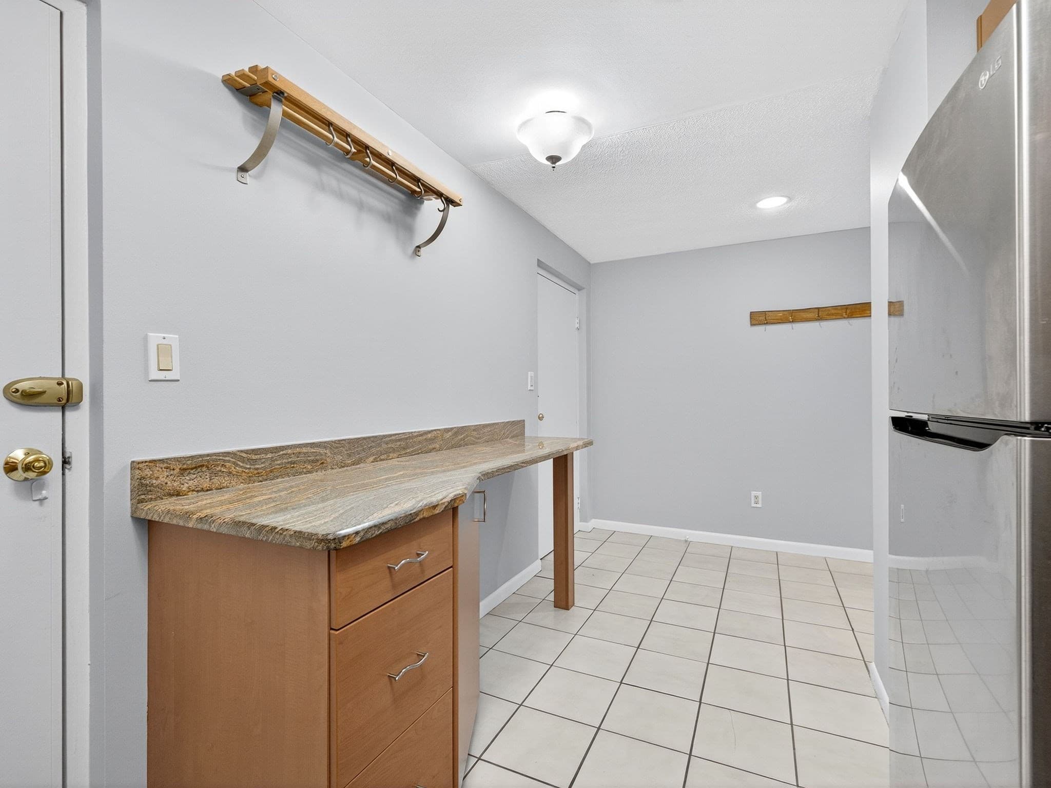 Condominium at 2323 Washington St # 6, Newton MA 02462, Newton, photo 5 of 22