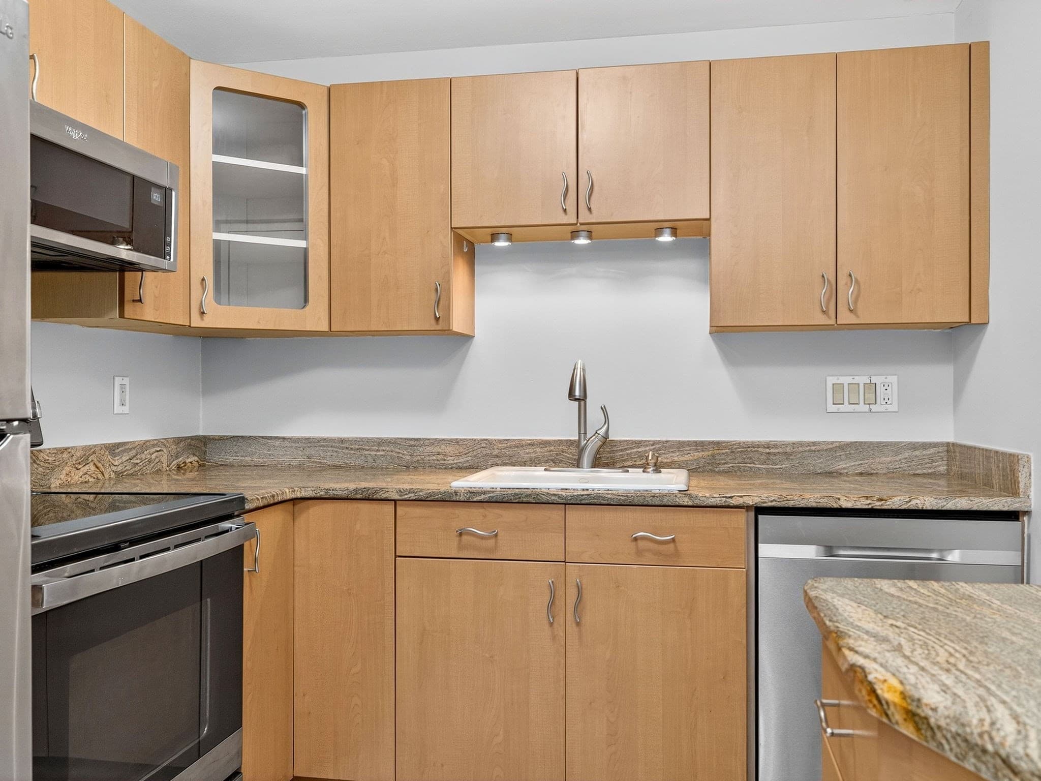 Condominium at 2323 Washington St # 6, Newton MA 02462, Newton, photo 4 of 22