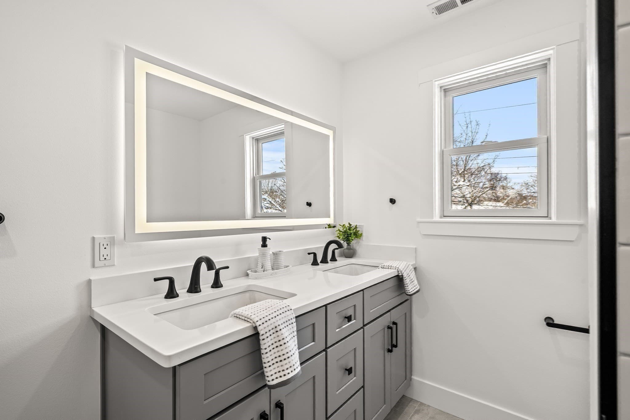 Condominium at 35 Neillian Way # 35A, Bedford MA 01730, photo 19 of 30