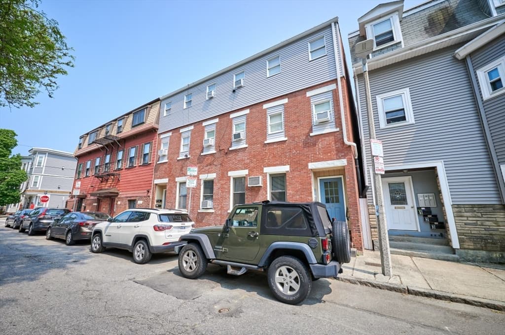 241-243 E St, Boston MA 02127