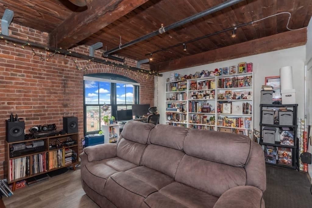55 Sterling St # 305, Clinton MA 01510 photo 9