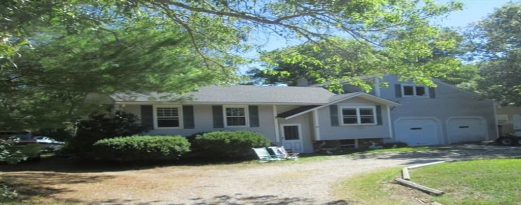 28 Ashton Ave, Falmouth MA 02536