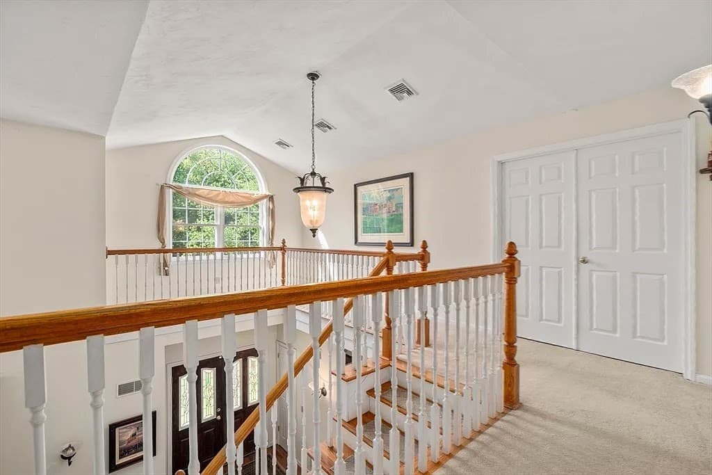 Single Family Residence at 31 Swing Drive, Berkley MA 02779, Berkley, photo 12 of 30