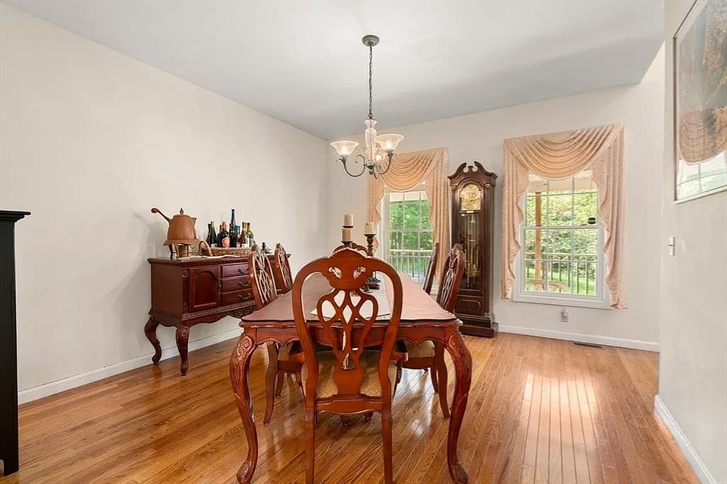 Single Family Residence at 31 Swing Drive, Berkley MA 02779, Berkley, photo 7 of 30
